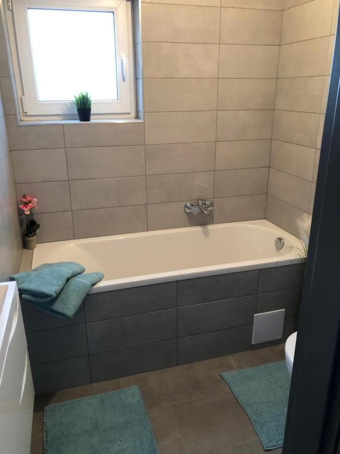 Ferienwohnung Szeged Gyoengye Delux Exterior foto