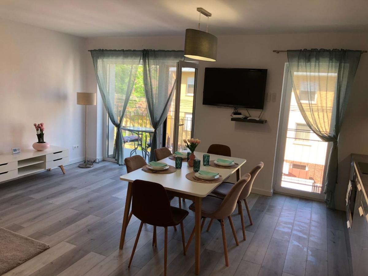 Ferienwohnung Szeged Gyoengye Delux Exterior foto